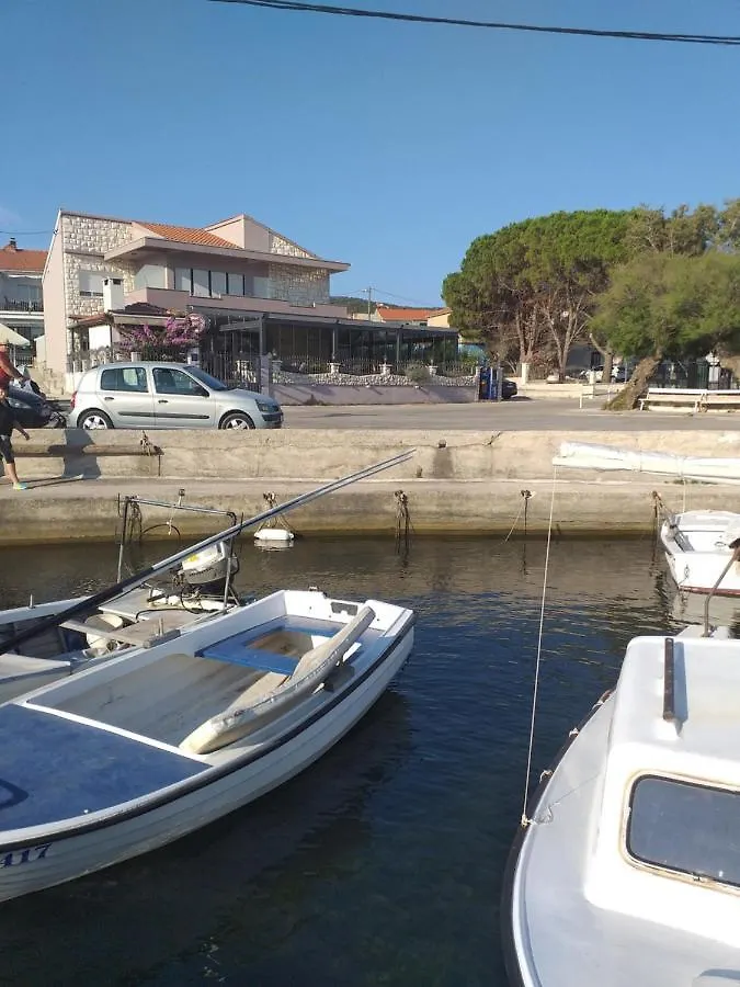 Villa Domic Slatine 0*,