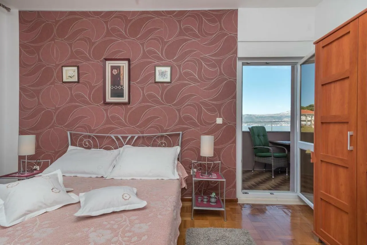 Villa Domic Slatine Apartment