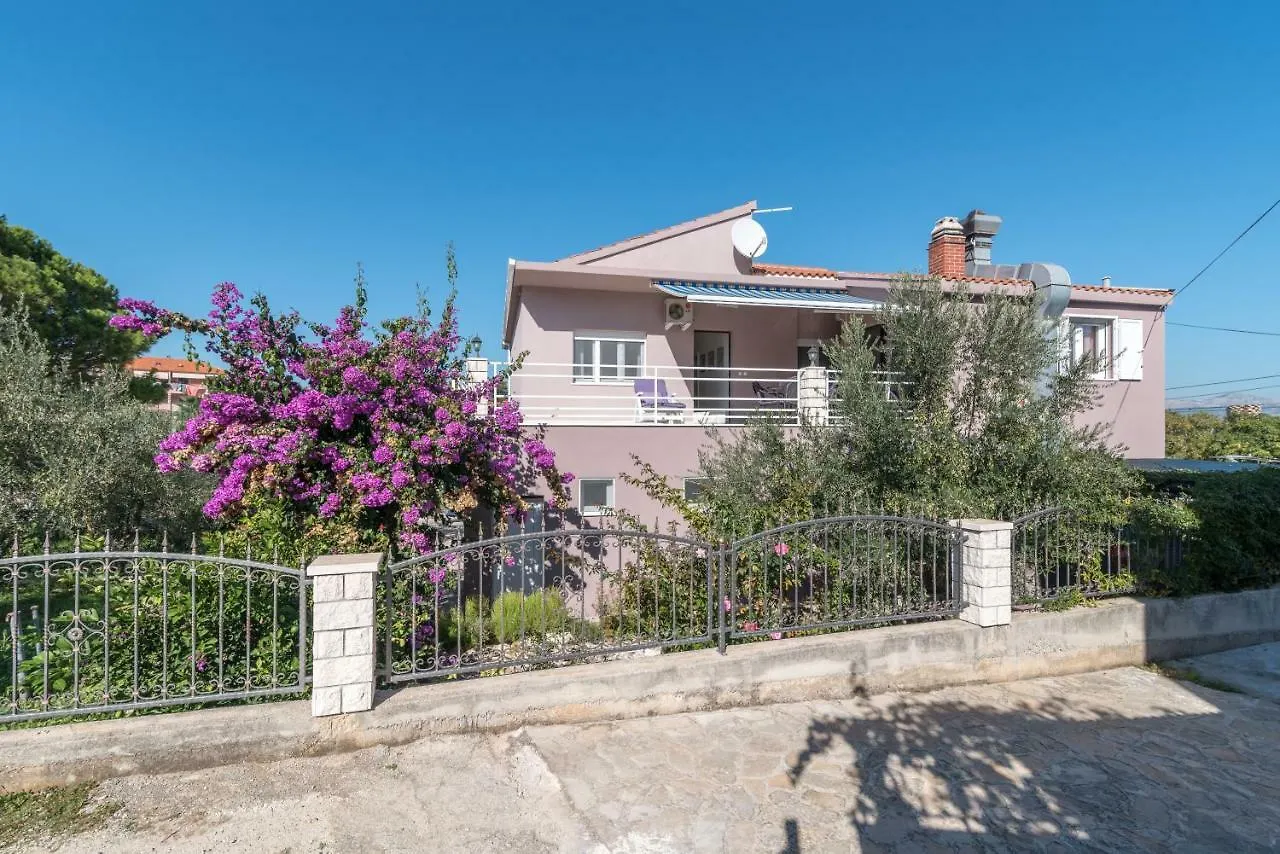 Villa Domic Slatine Apartment
