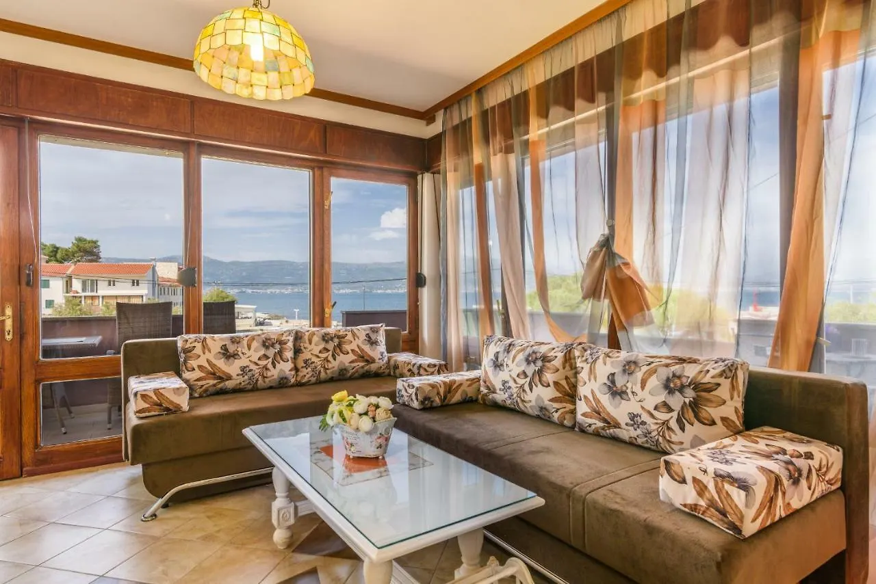 Apartment Villa Domic Slatine
